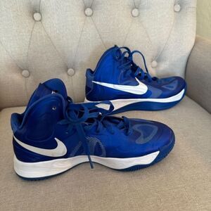 Men’s Nike Hyperfuse Hi Top Basketball Shoes Size 7.5